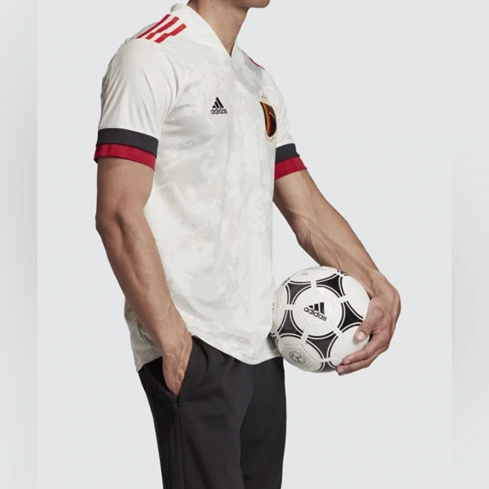 Men’s adidas Belgium Away Soccer Jersey Ribbed V-neck Belgium woven crest size S - Picture 7 of 7